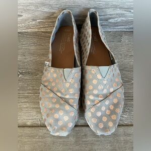 Women’s TOMS size 8.5